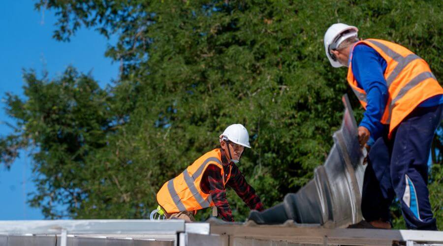 Professional new roof installation services in Oak Park, CA